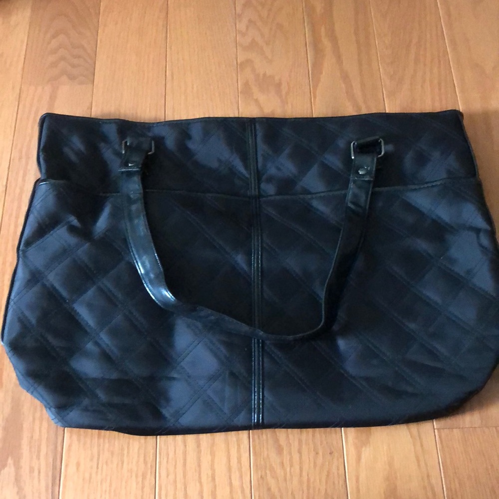 Black quilted Mary Kay tote